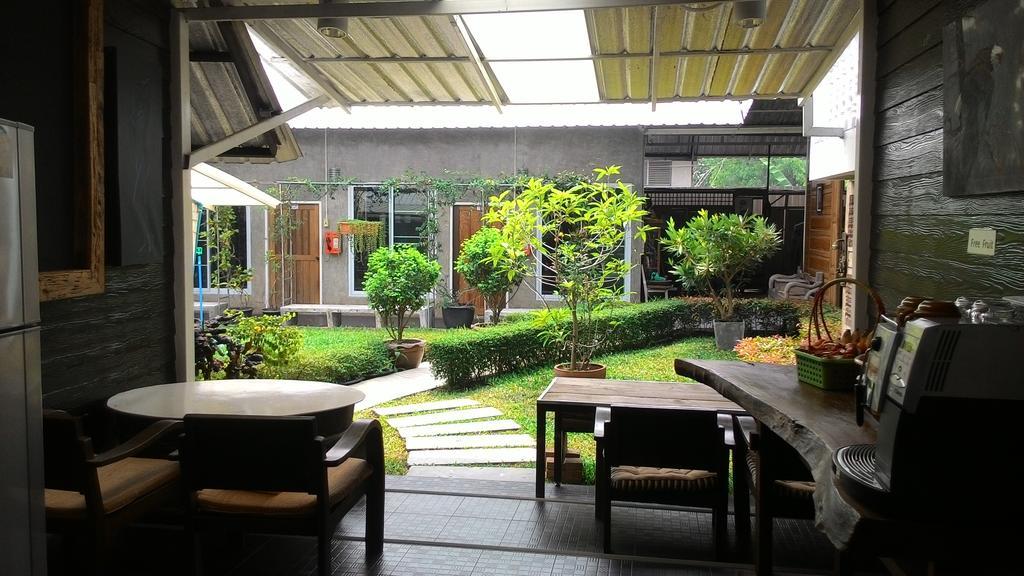 Zan Pla Nade Guesthouse Chiang Rai Bagian luar foto