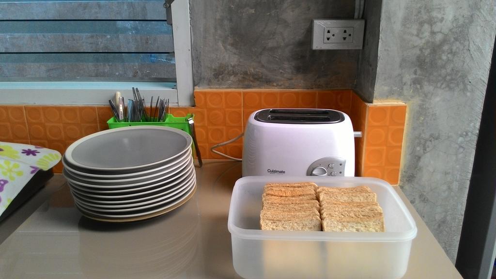 Zan Pla Nade Guesthouse Chiang Rai Bagian luar foto