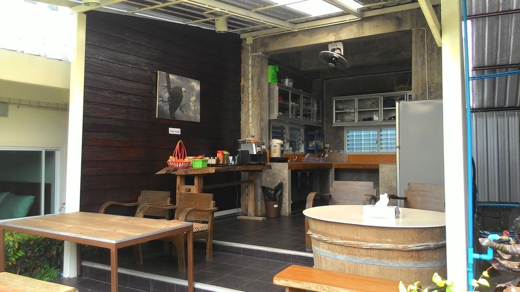 Zan Pla Nade Guesthouse Chiang Rai Bagian luar foto