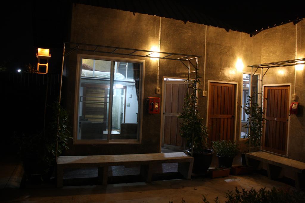 Zan Pla Nade Guesthouse Chiang Rai Ruang foto