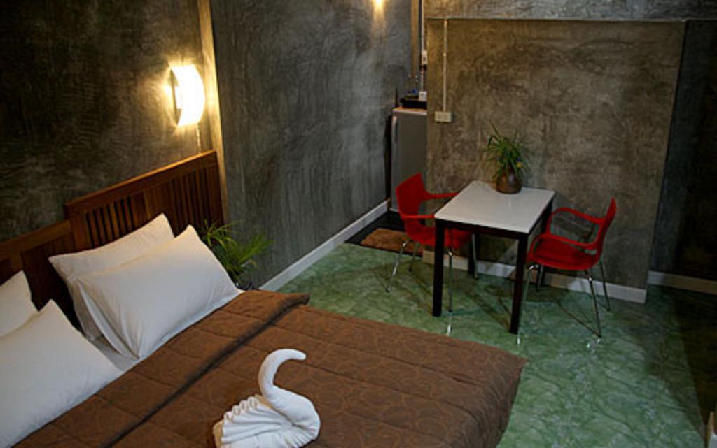 Zan Pla Nade Guesthouse Chiang Rai Bagian luar foto