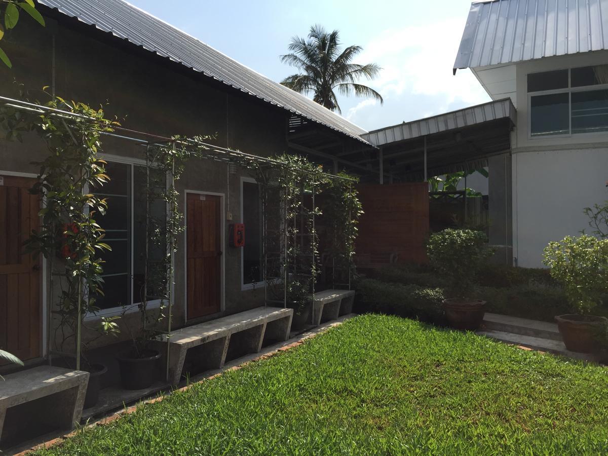 Zan Pla Nade Guesthouse Chiang Rai Bagian luar foto
