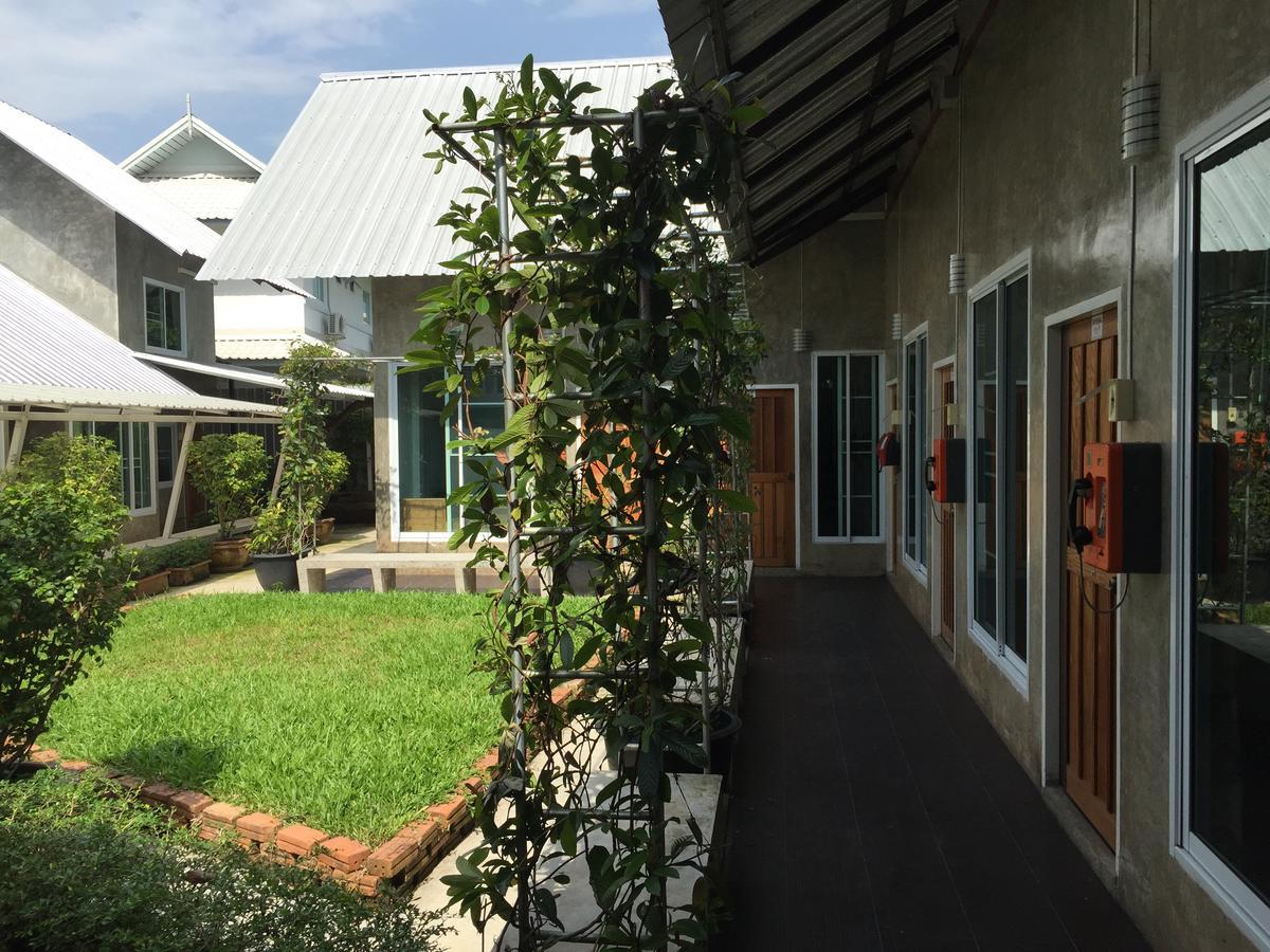 Zan Pla Nade Guesthouse Chiang Rai Bagian luar foto
