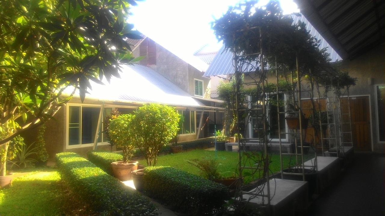 Zan Pla Nade Guesthouse Chiang Rai Bagian luar foto