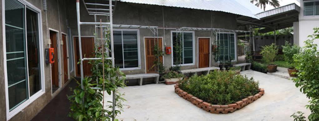 Zan Pla Nade Guesthouse Chiang Rai Bagian luar foto