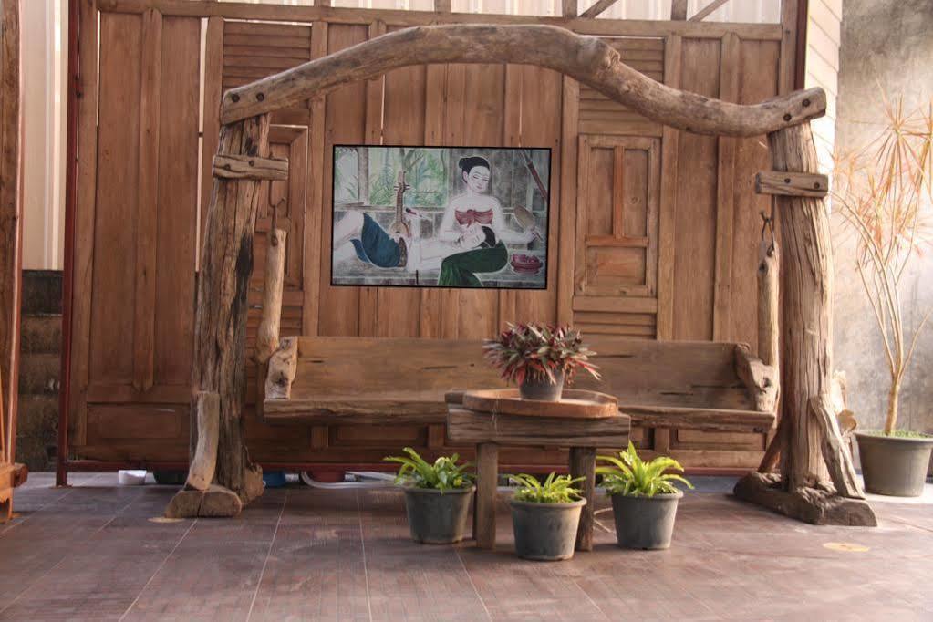 Zan Pla Nade Guesthouse Chiang Rai Bagian luar foto